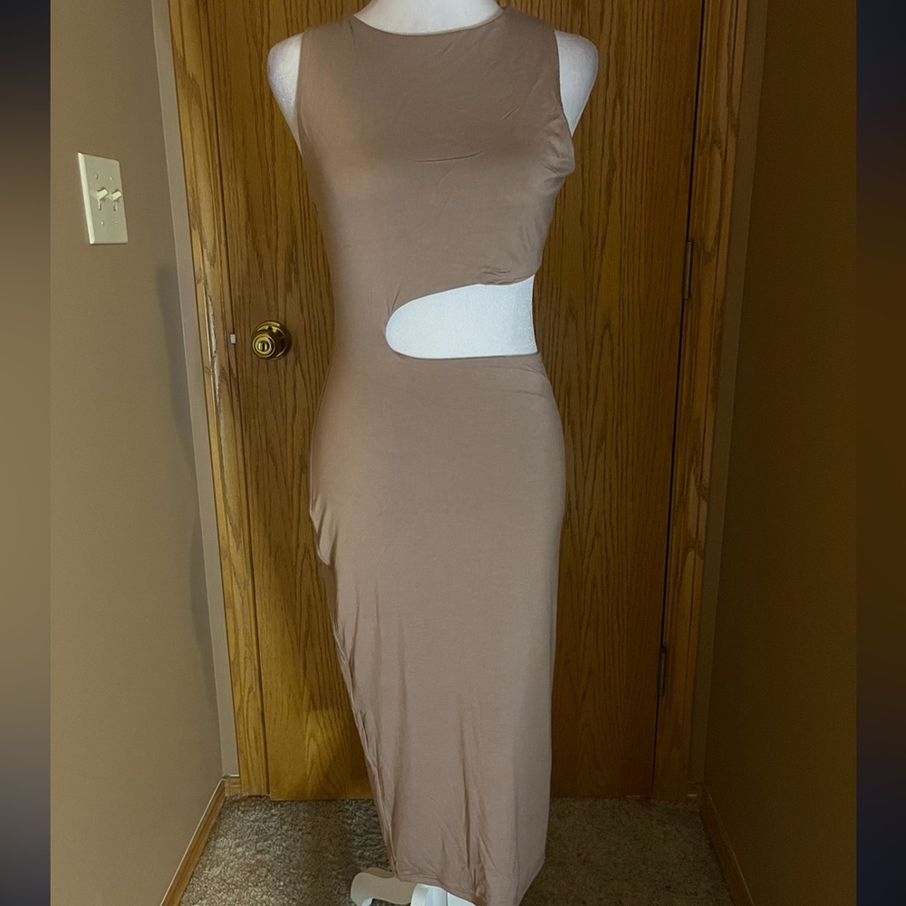 Naked Wardrobe Cut out dress - Picture 4 of 10